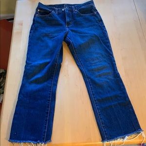 EUC Levi’s cropped Demi boot cut jeans